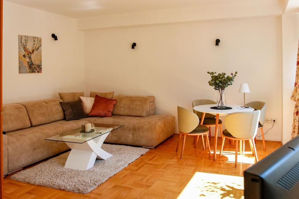 Nn Apartment Skopje Ngoại thất bức ảnh